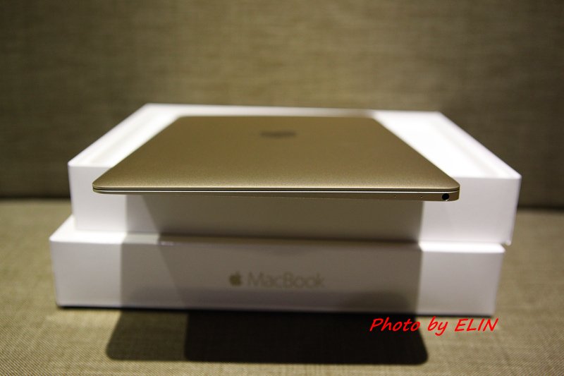 1050122-Apple MacBook-13.jpg