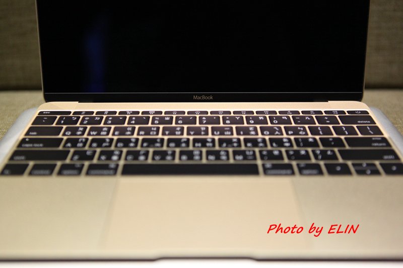 1050122-Apple MacBook-24.jpg