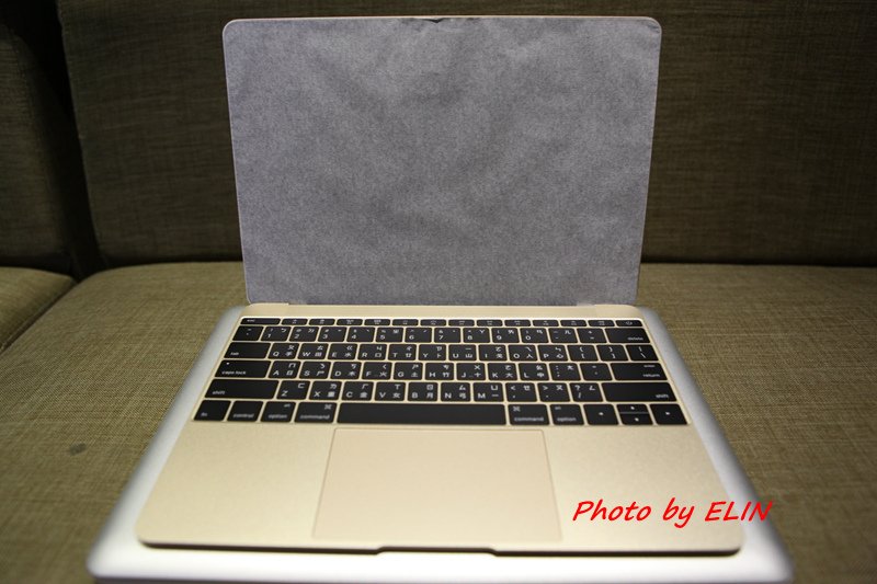 1050122-Apple MacBook-22.jpg