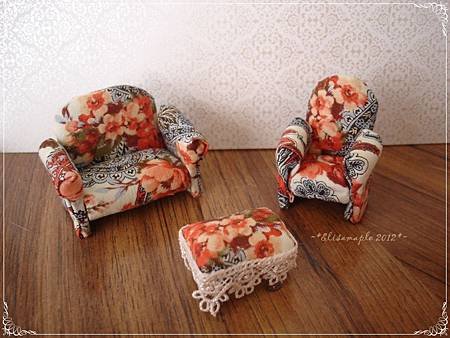 miniature sofa_classical