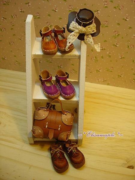 leather miniature 12.JPG