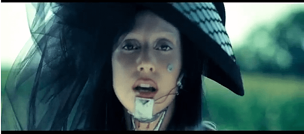 lady-gaga-you-and-i-music-video.png