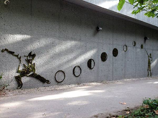 ball-player-moss-graffiti