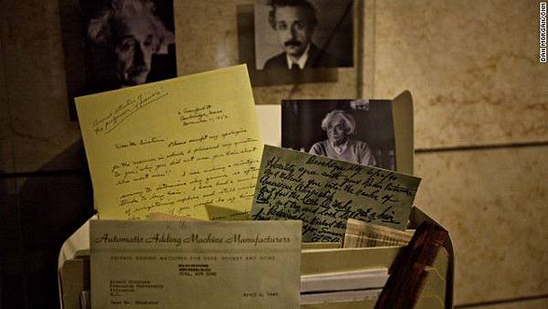 120319061346-einstein-papers-story-top