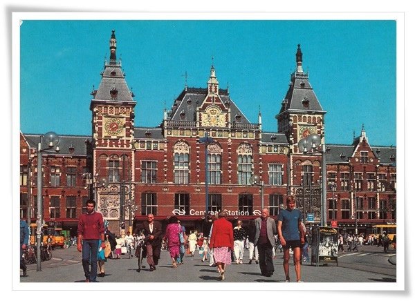 amsterdam centraal station.jpg