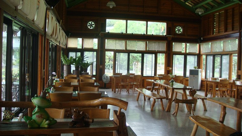 DSC09953_副本紙教堂餐廳.jpg