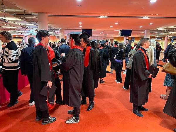 【emlyon event】恭喜法國里昂商學院的所有畢業生！