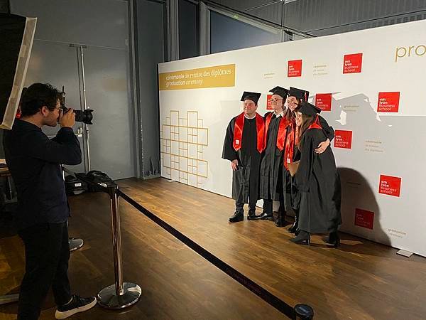 【emlyon event】恭喜法國里昂商學院的所有畢業生！