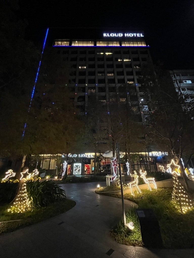 【台中】浮雲客棧Kloud Hotel．逢甲夜市．慶三號烤肉