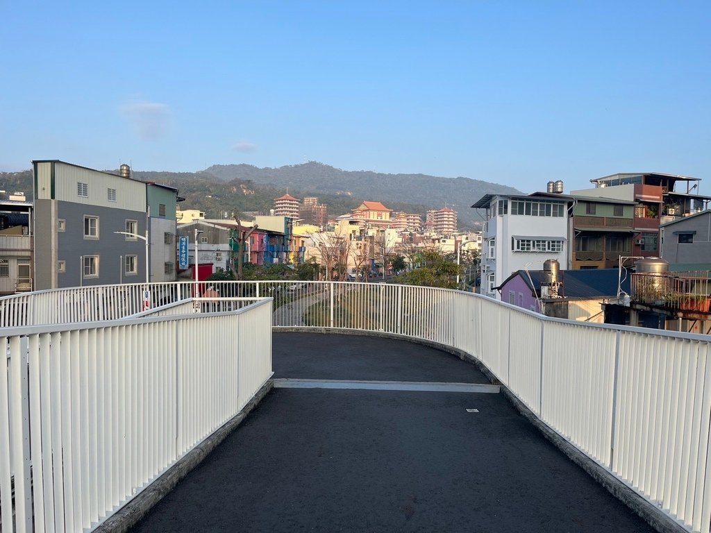 【高雄】腳踏車步道．鐵道綠園道．鳳山→左營．寬來順