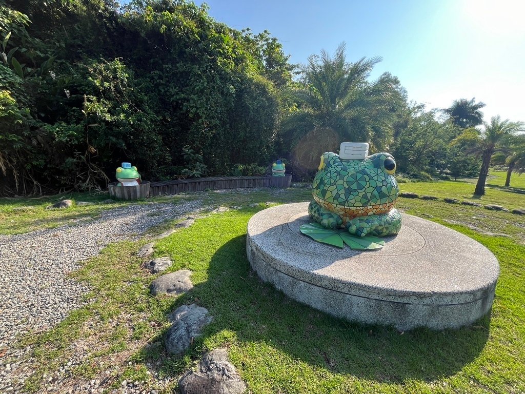 【台東】知本圳親水公園．知本山上有家麵包店．鱷魚山觀景平台．