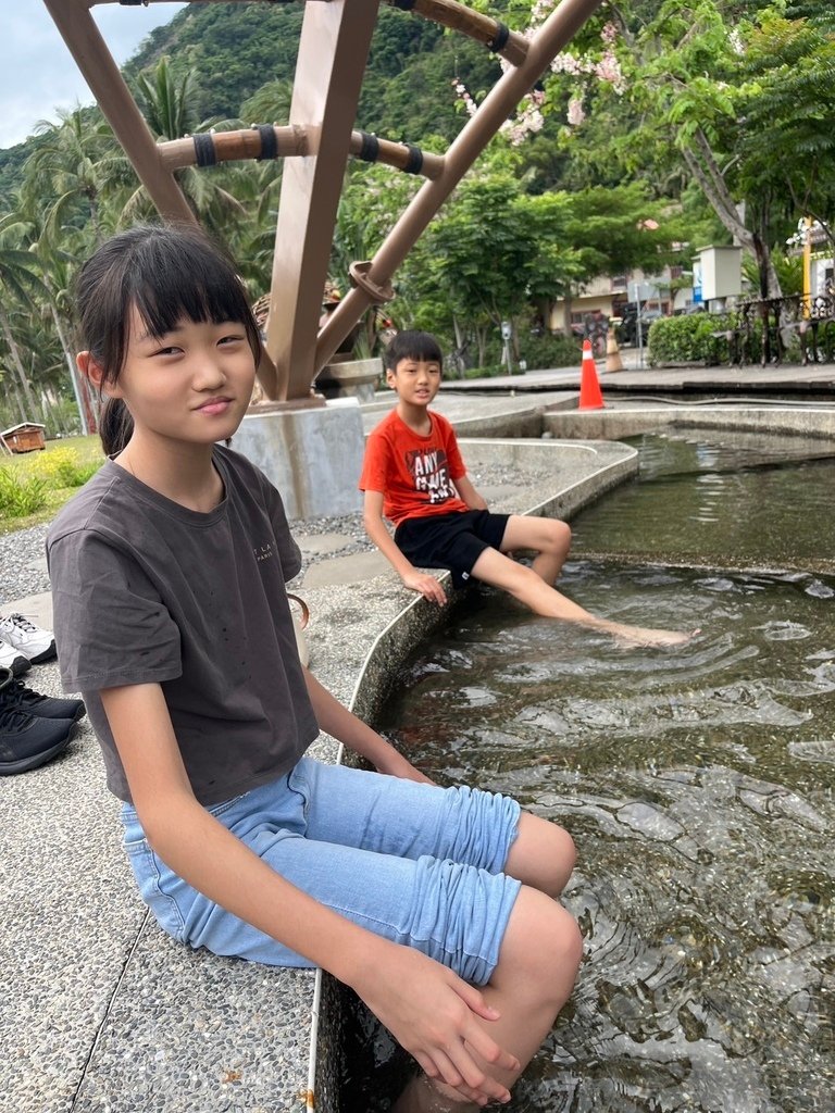 【台東】知本圳親水公園．知本山上有家麵包店．鱷魚山觀景平台．