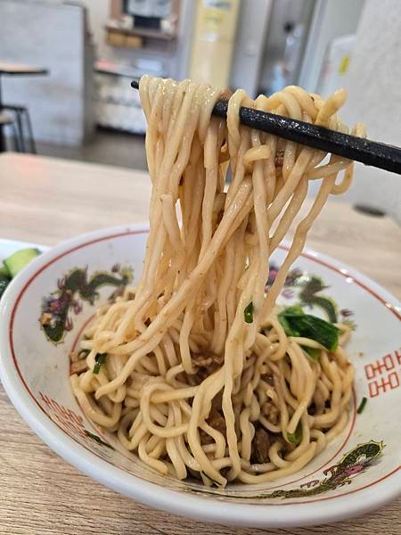 龜山美食|愛吃麵|炸醬麵|傳統好滋味|『麵飄香』