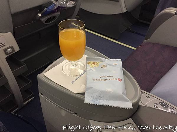 Flight CI903 TPE-HKG013.JPG