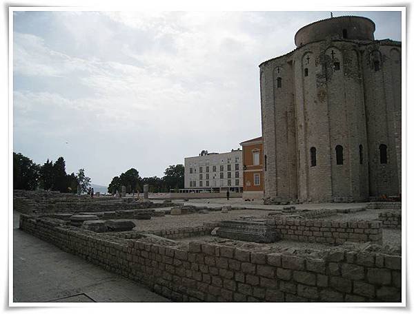 Zadar-Roman Ruins.JPG