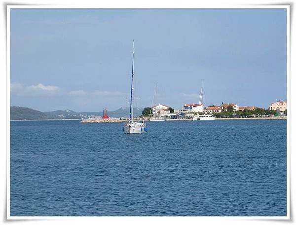 Kornati-港口邊景色.JPG