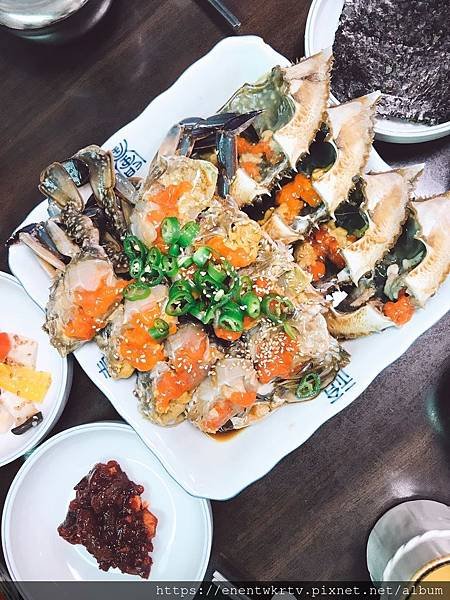 【首爾美食】兒嶺站丨入口即化，香味四溢的醬蟹就在【真味食堂 