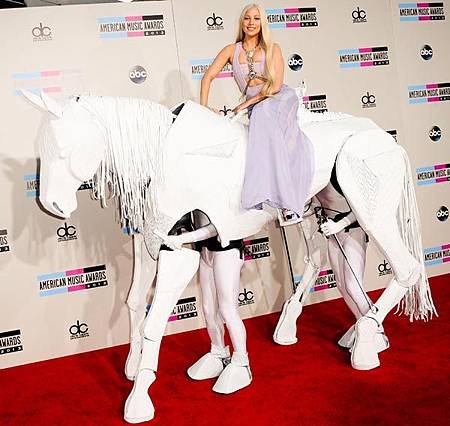 lady-gaga-1,-splash,-american-music-awards,-white-hrse,-naked-men,-lyrcra,-red-carpet,-arrivals,-2013,-awrds-show,-entrance,-purple-dress,-goddess