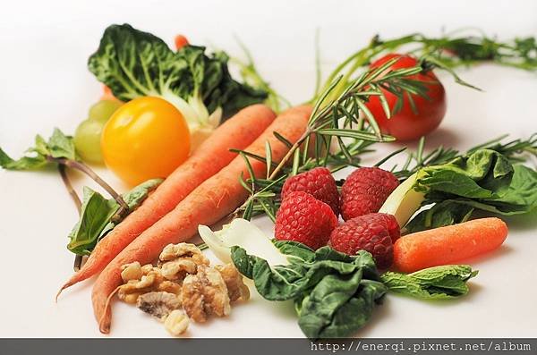 carrot-1085063_1920.jpg
