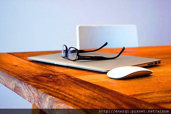 macbook-336704_1920.jpg