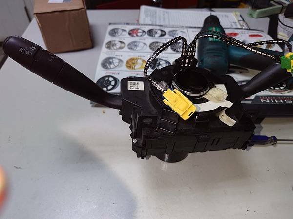 寶獅406 D9 2.0 漏機油整理.
