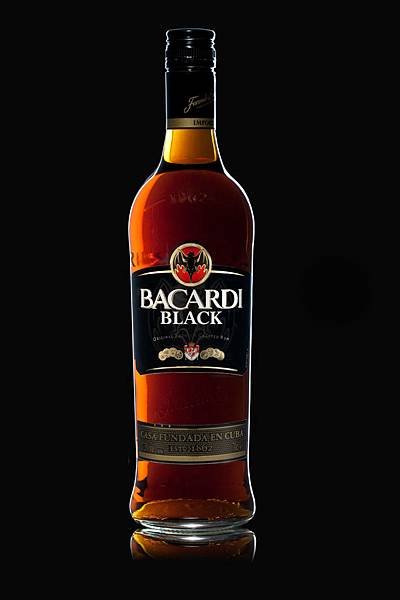 SR012-Bacardi-Black-Bottle