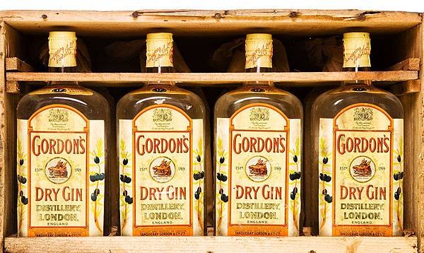 gordons-gin-timeline_bg.jpg