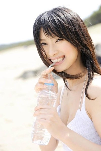 藤川優里新聞照3.jpg