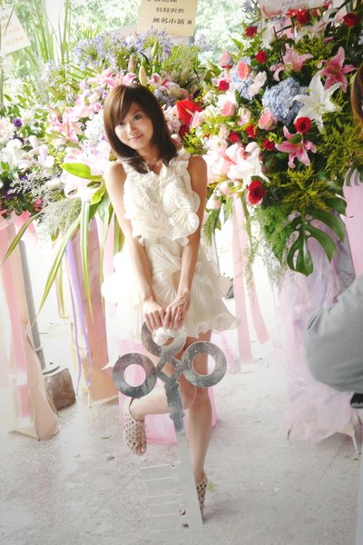 豆花妹蔡黃汝花落喜歡音樂.jpg