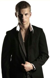 Freddie Stroma1.jpg