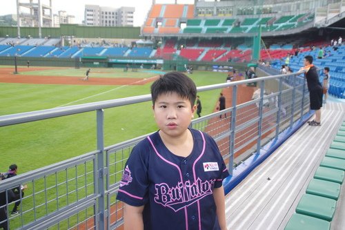 0915 天母 兄弟VS桃猿 (9).JPG - 106.07-10
