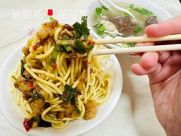 【台中｜豐原食記】豐原在地高人氣炒麵與豬血湯名店，生意好到還