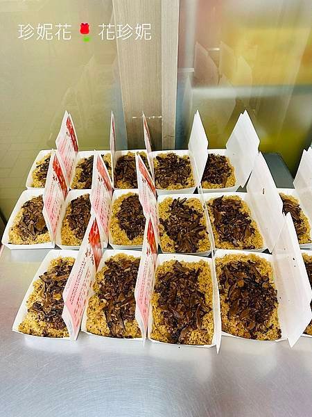 【台北｜大同食記】迪化街高人氣油飯，市場內的排隊名店「林合發