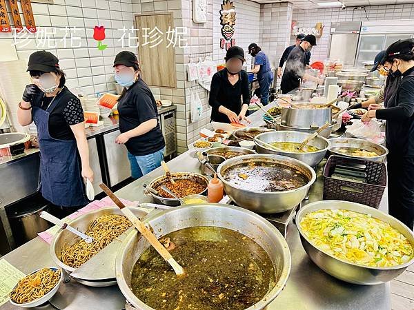 【台中｜西區食記】人潮滿滿的精誠路上宵夜首選，榮獲台中米其林