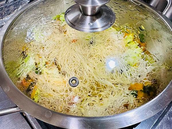 【新竹｜北區食記】米粉的故鄉，新竹百年米粉工廠「東德成米粉工