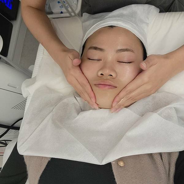 【台北美容】水光快充打造韓妞水光肌 做完臉好水亮 𝗚𝗜𝗡𝗦𝗞𝗜𝗡 肌因所｜韓國皮膚管理 (5).jpg
