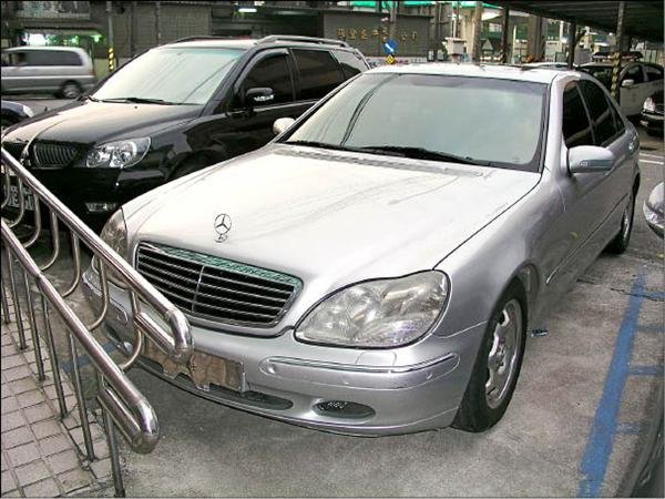 借車迎娶借到贓車 車隊開進派出所-2011.05.22-04.jpg
