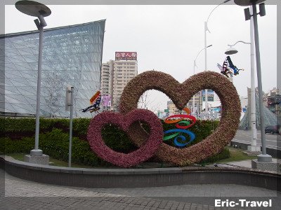 高雄-美麗島車站外造景2