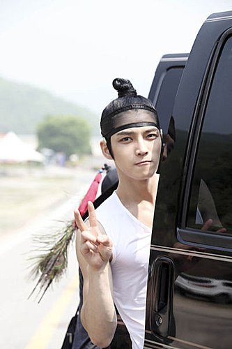 spSTVjP.XbeLoHp3tsookg.jpg@JYJ
