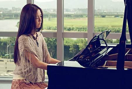girl_17ef32ee3c-1