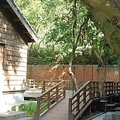 ap_F23_20081004063634574.jpg