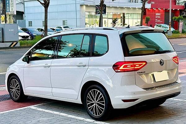 弋果車業-新竹竹北.外匯車,二手車,中古車買賣 Hsinchu DEMO CAR used car (5).jpg