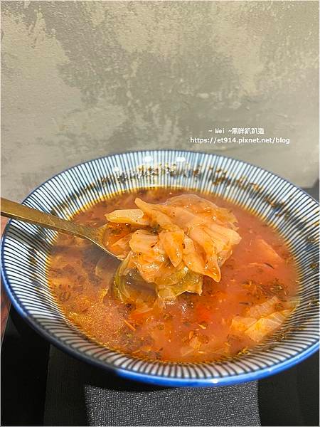 【台北｜信義】軟蛋醬蛋包飯專門製作所，各國醬料及舒肥肉品可隨