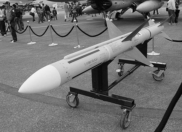 AIM-7M 麻雀空對空飛彈