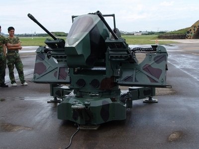 T82型雙聯裝20公厘機砲