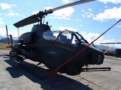 AH–1W 超級眼鏡蛇攻擊直升機 Super Cobra