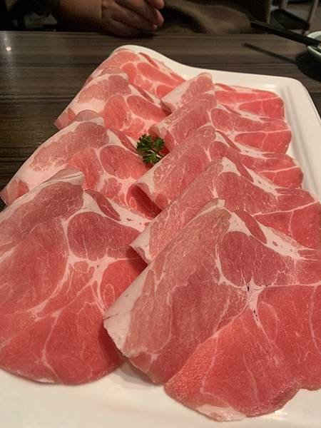 【台中。南屯】青花驕麻辣鍋 台中公益店(菜單)~青花椒麻而不