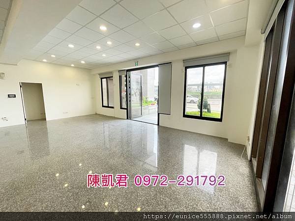 ⭐️大里⭐️聚合發大美角間店面～【售3580萬】