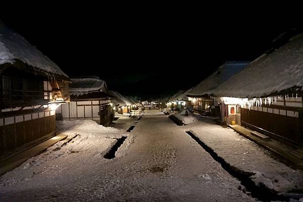 東北&amp;關東｜三大茅葺屋聚落之一《大內宿的夜景與清晨》