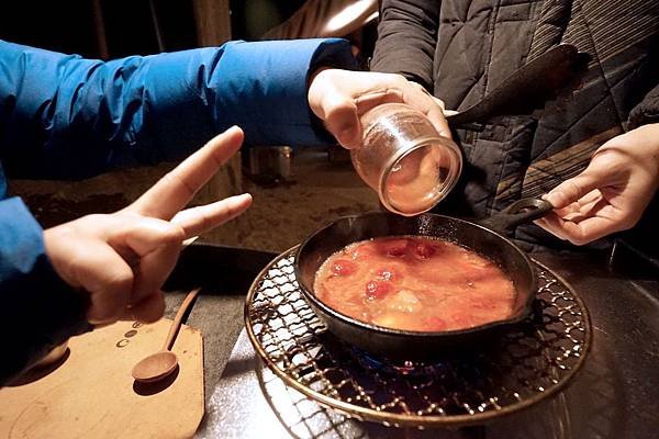 星野富士∣野趣鑄鐵鍋。專人桌邊烹調《冬季狩獵肉晚餐（冬の狩猟